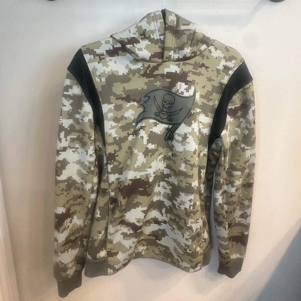 Nike Salute to Service Tampa Bay Buccaneers Hoodie